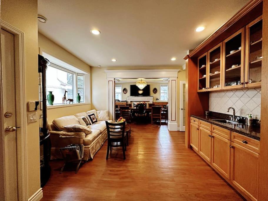 Super Cosy 8Bed & 6Bath In Vancouver Heart Near To Airport And Downtown Экстерьер фото
